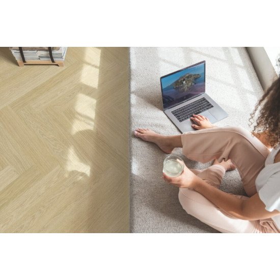 ПВХ плитка QS Vinyl Flex PRISTINE елка SGHBC 20331 Дуб безмятежный натуральный светлый 740хх2.5 мм ПВХ плитка QS Vinyl Flex PRISTINE елка SGHBC 20331 Дуб безмятежный натуральный светлый 740хх2.5 мм